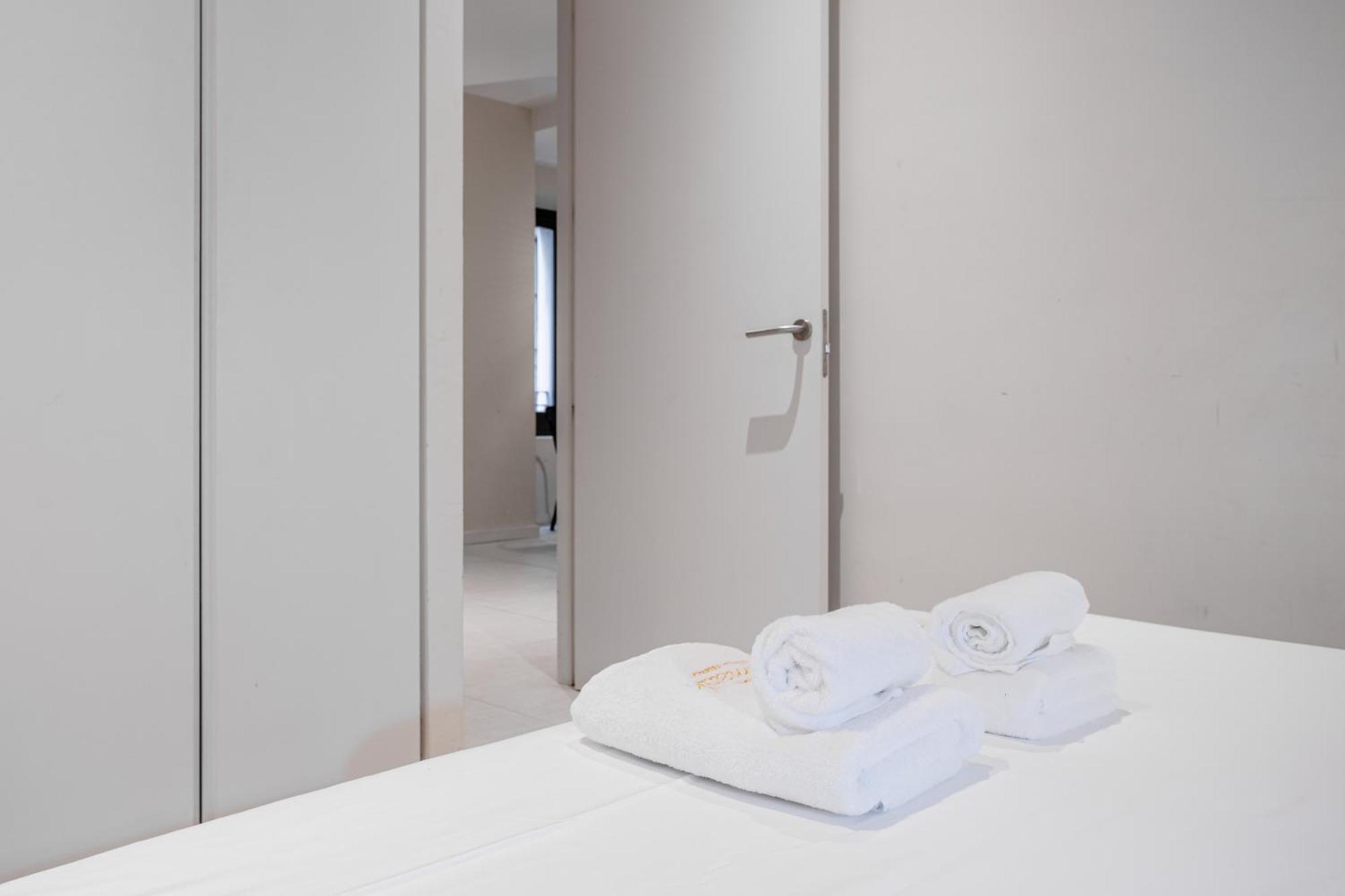 Apt 8 Geranio Girona Esterno foto